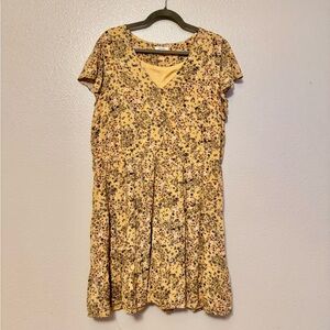 Chic Floral Mini Dress in Yellow